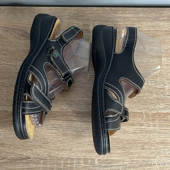 Soft Comfort Black Strappy Sandals Vegan Leather Velcro Padded Insole Size 9 - Picture 3 of 10